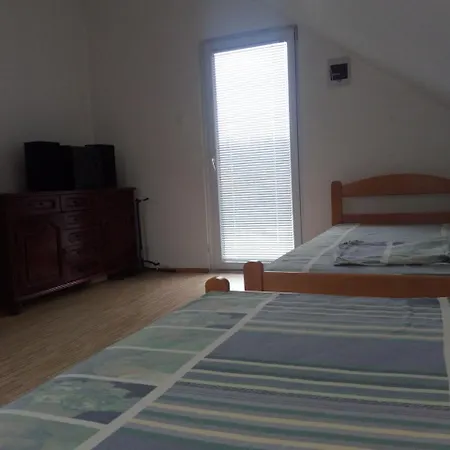 بيت للعطل Nikola House بودغوريتْسا